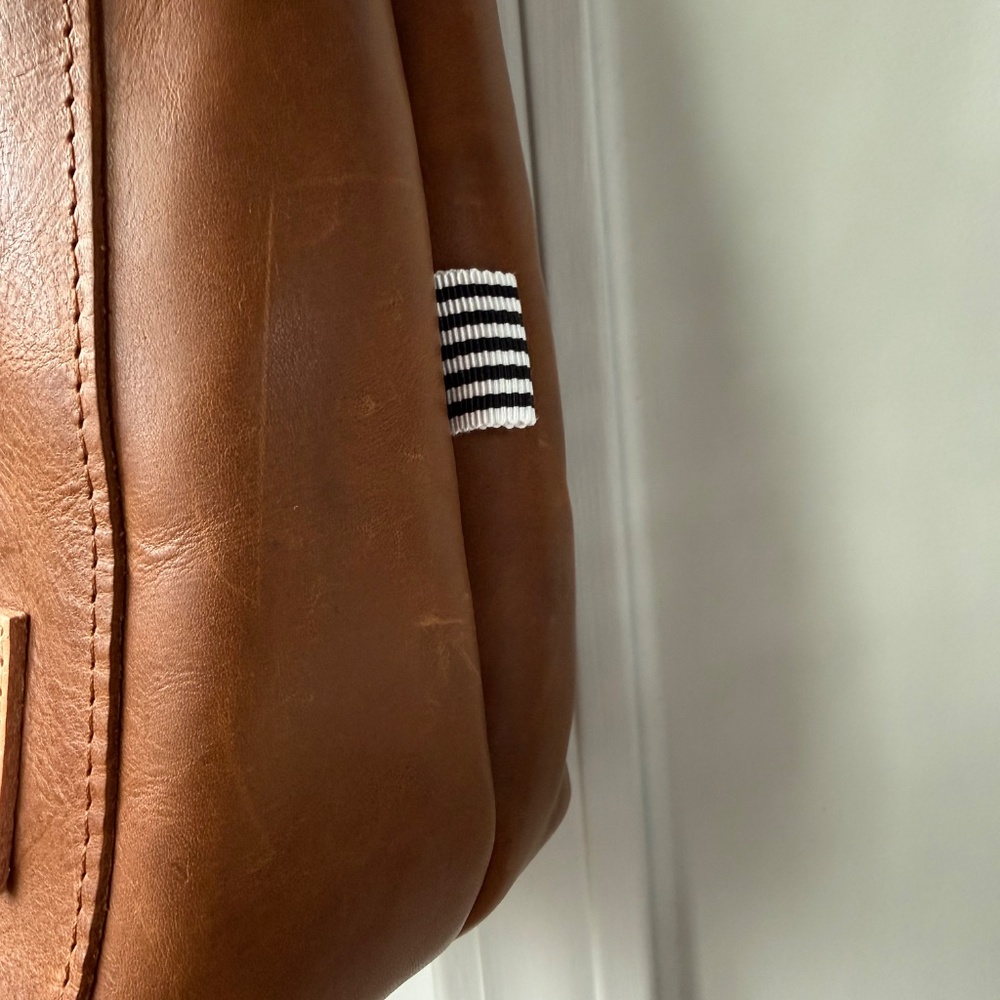 Meanwhile Back on the Farm Leather Carryall - Picture 4 of 13